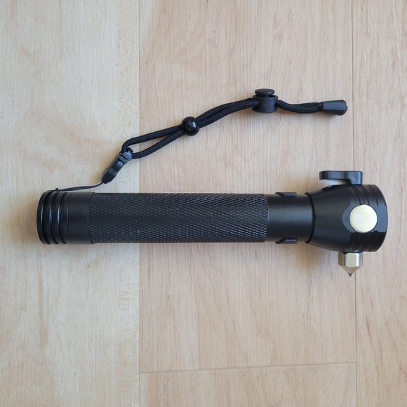 4Patriots Multi-Use Flashlight - Picture 4 of 6